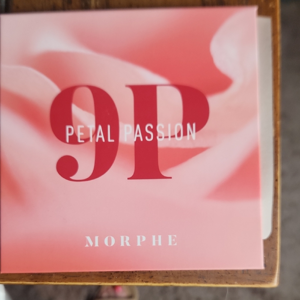 Morphe 9P Petal Passion Palette in Pink and Red